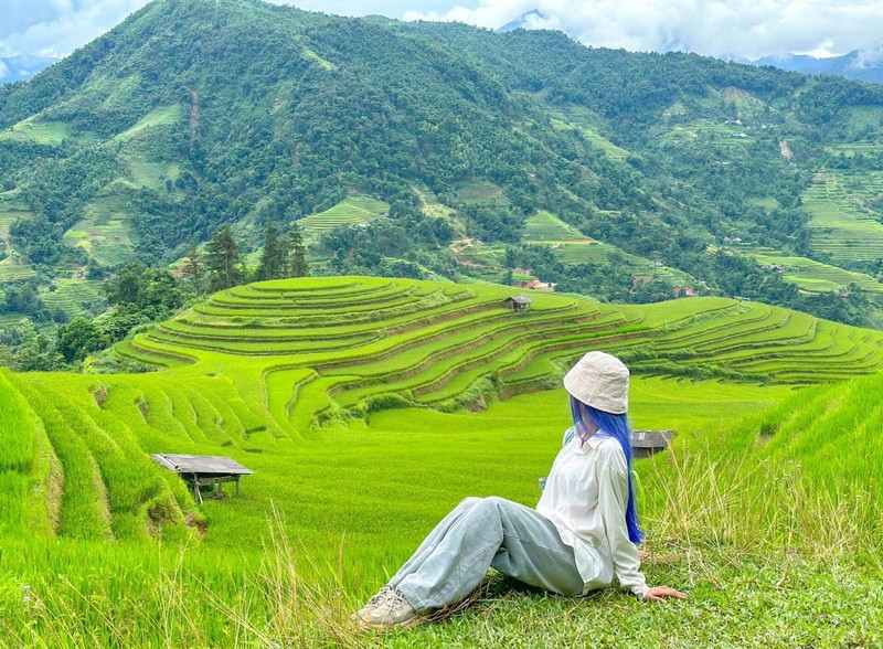 Con đường dẫn đến Hoàng Su Phì đầy thử thách với những khúc cua sắc nhọn.